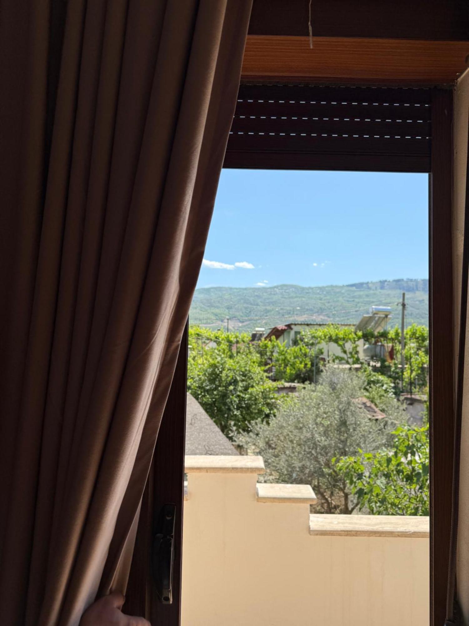 Anel'S Guesthouse Берат Екстериор снимка